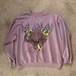 Def Leppard Women’s Graphic Sweatshirt in Excellent Condition